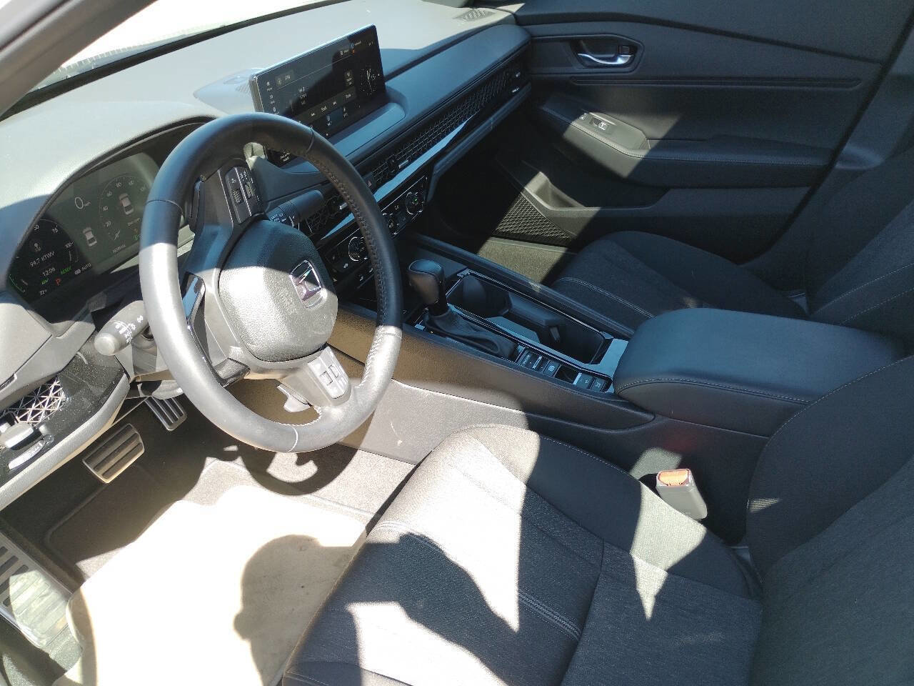 Used 2025 Honda Accord Sport image 3