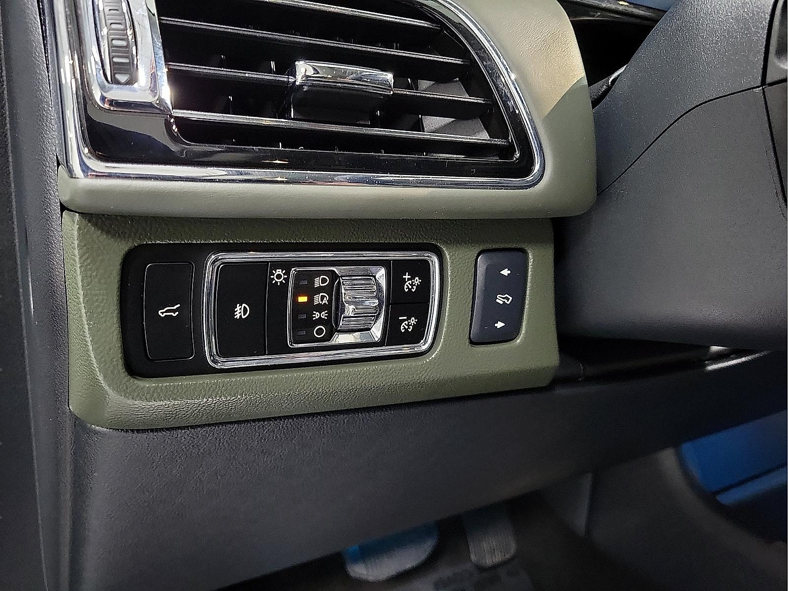 Used 2024 Lincoln Navigator L Black Label AWD/4WD image 12
