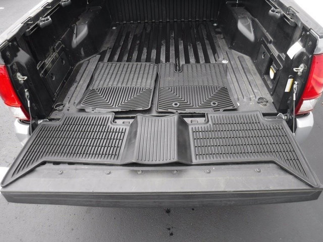 Used 2017 Toyota Tacoma TRD Sport image 18