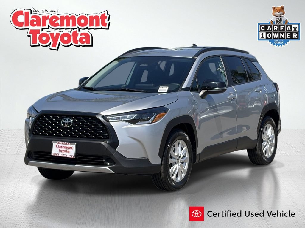 Certified 2025 Toyota Corolla Cross LE FWD image 1