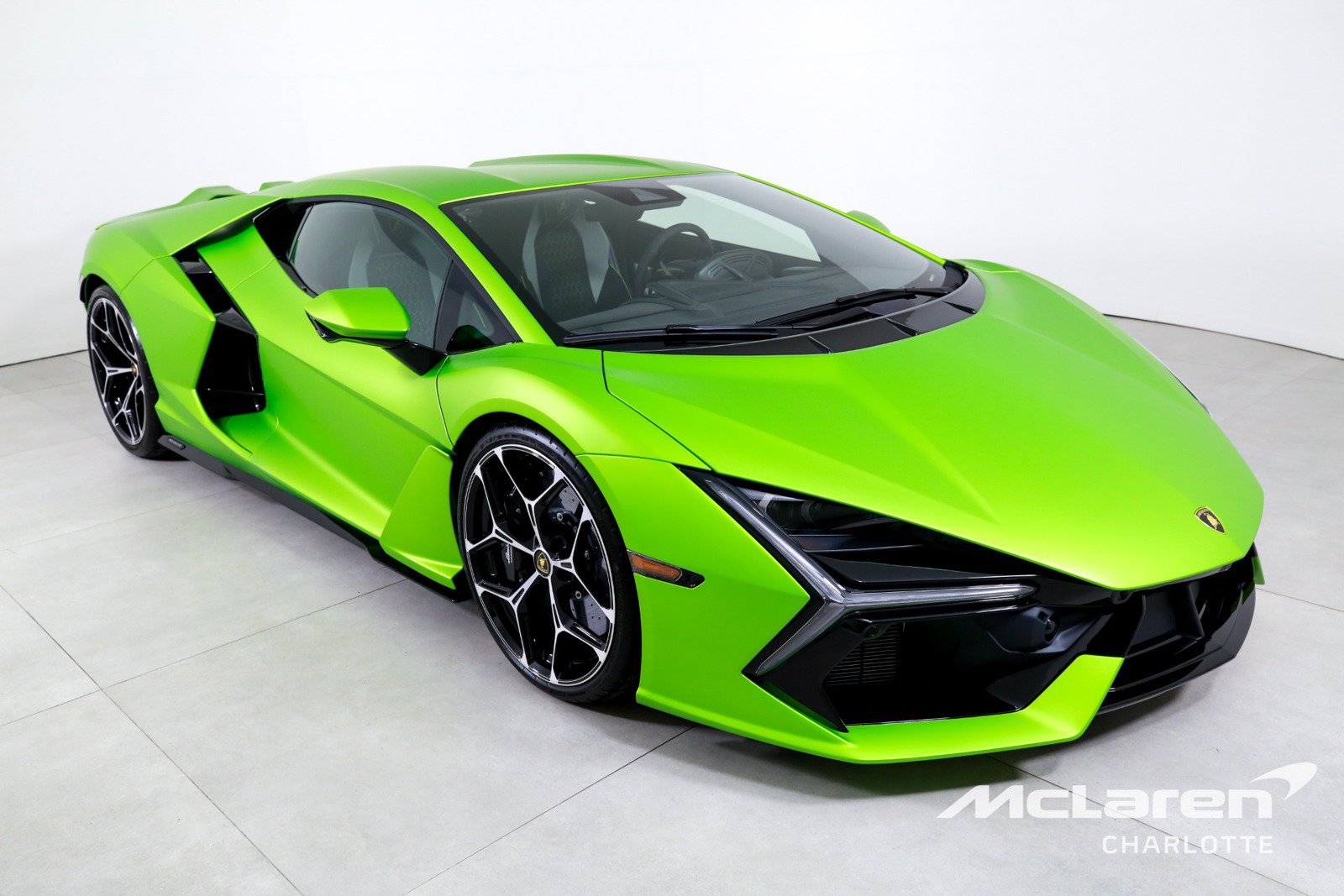 Used 2024 Lamborghini Revuelto AWD/4WD image 3