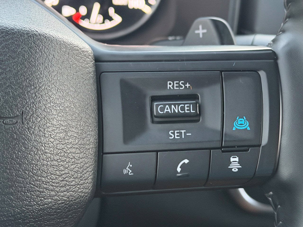 Certified 2025 Nissan Rogue SV FWD image 16