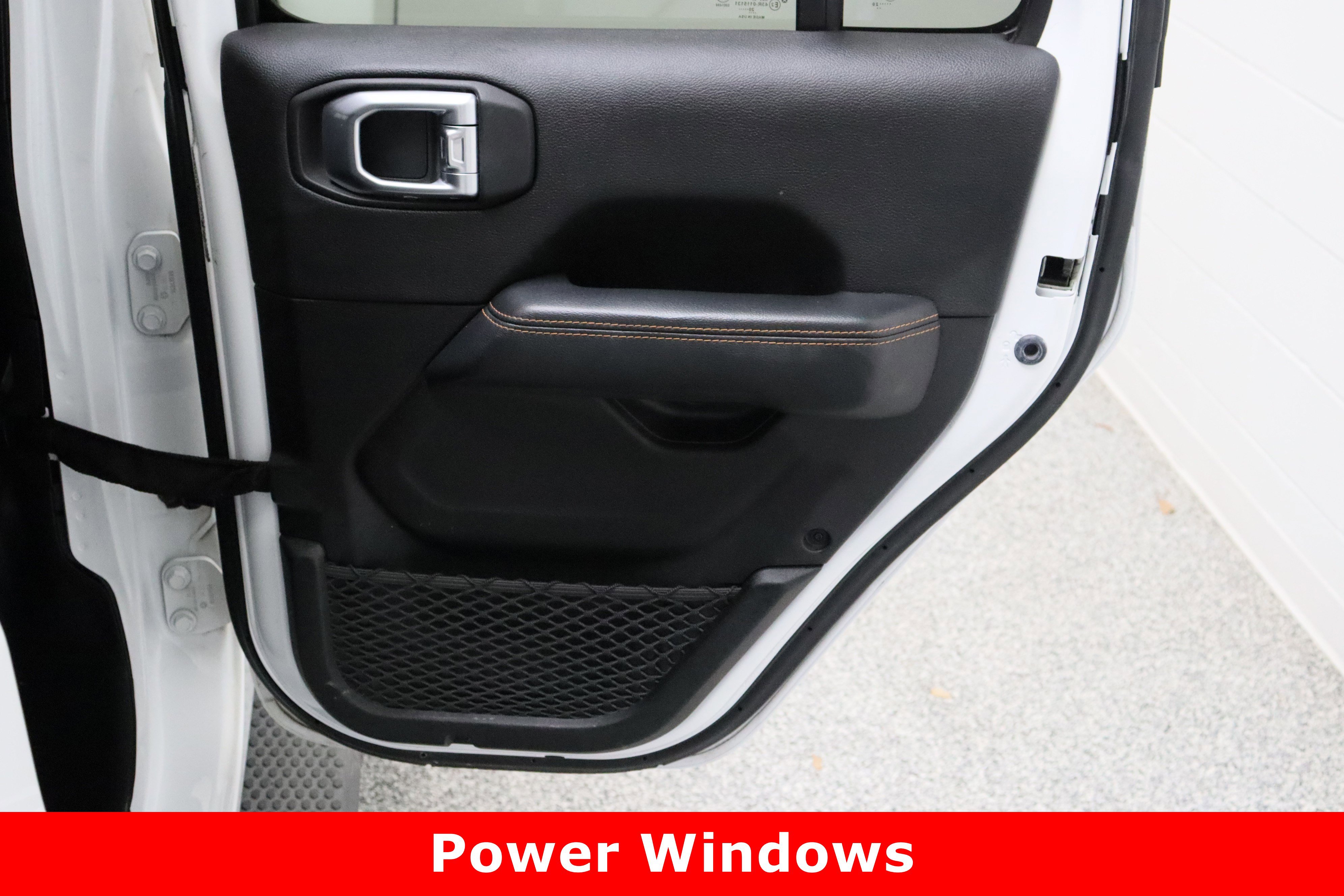 Used 2020 Jeep Wrangler Unlimited Sahara image 34
