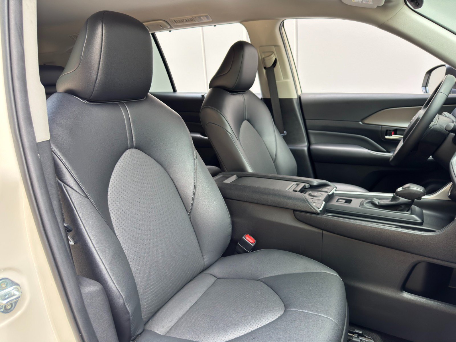 Used 2024 Toyota Grand Highlander AWD image 37