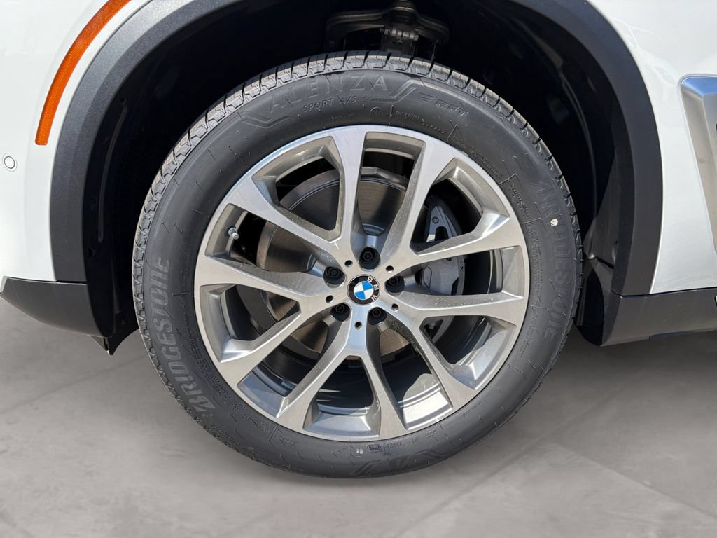 New 2026 BMW X5 xDrive40i w/ Climate Comfort Package AWD/4WD image 14