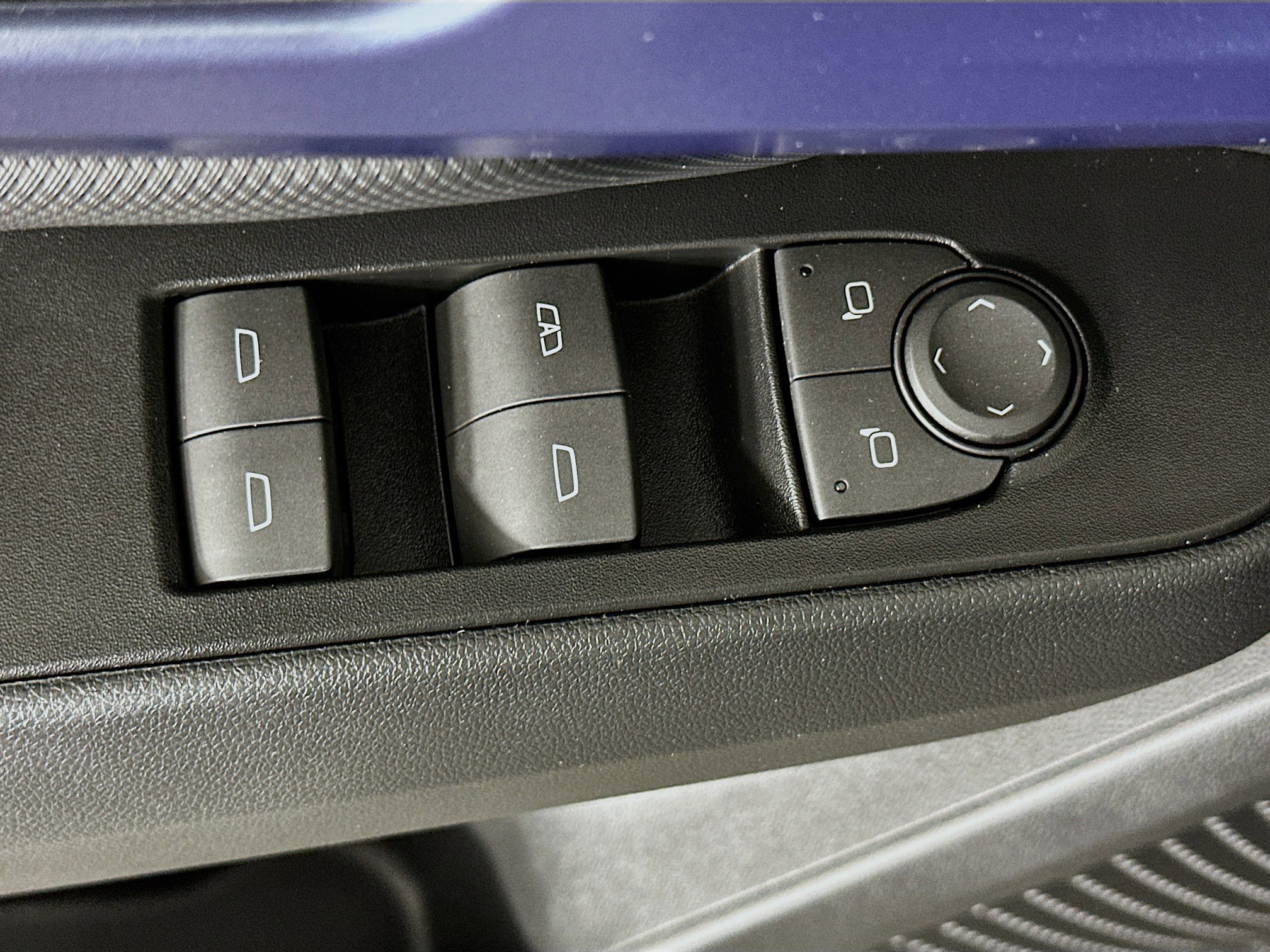 Used 2024 Chevrolet Equinox EV LT AWD/4WD image 15