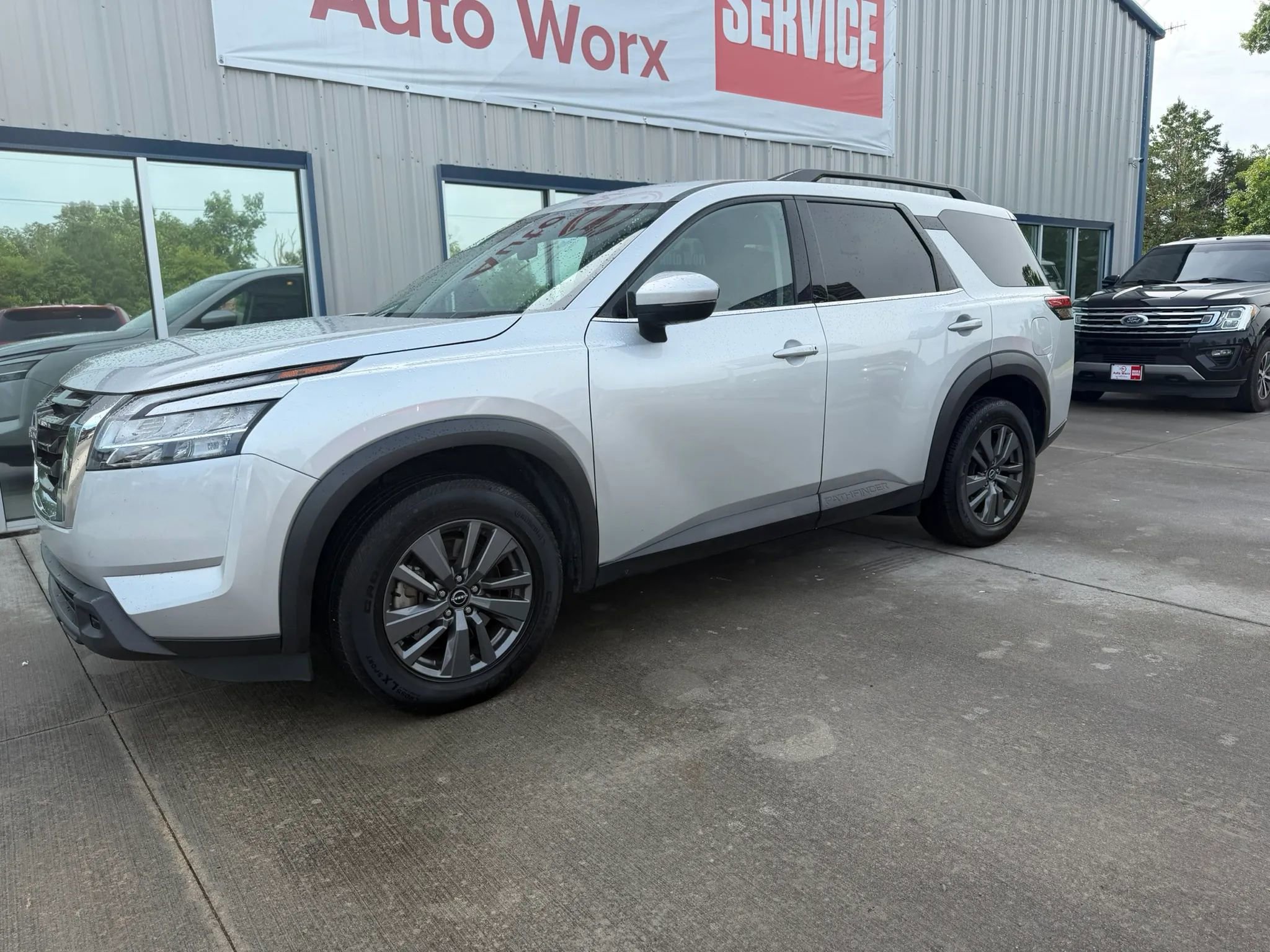 Used 2022 Nissan Pathfinder SV AWD/4WD image 25