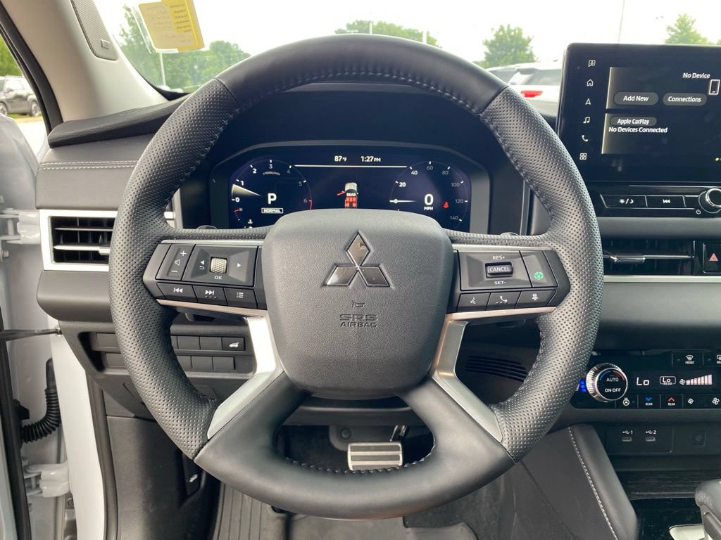 Used 2025 Mitsubishi Outlander SEL FWD image 13