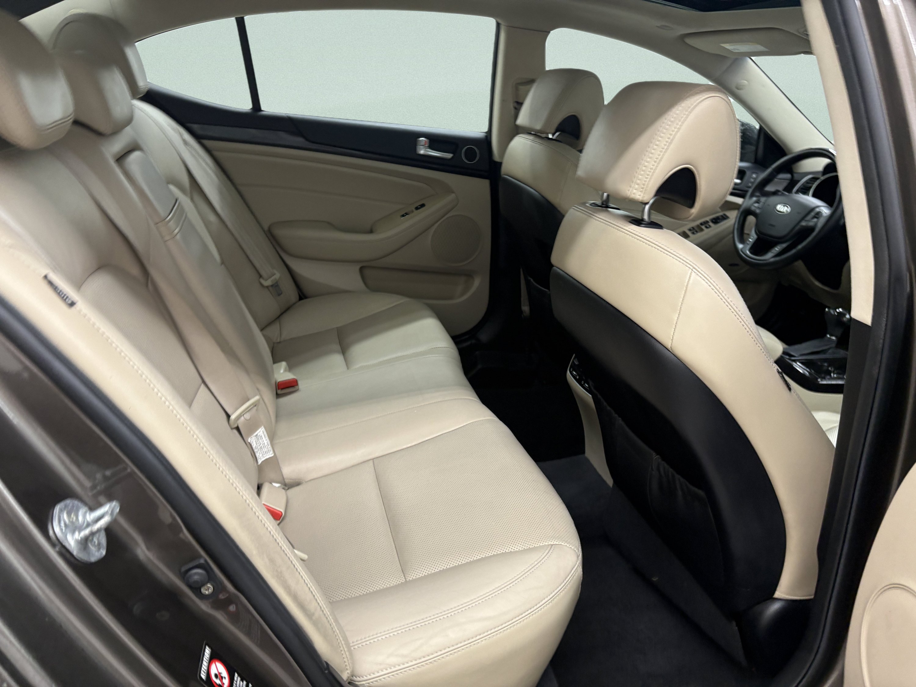 Used 2014 Kia Cadenza Premium w/ Luxury Package FWD image 24