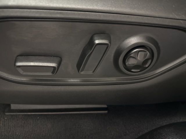 Used 2025 Jeep Grand Cherokee Laredo X w/ Luxury Tech Group I image 28