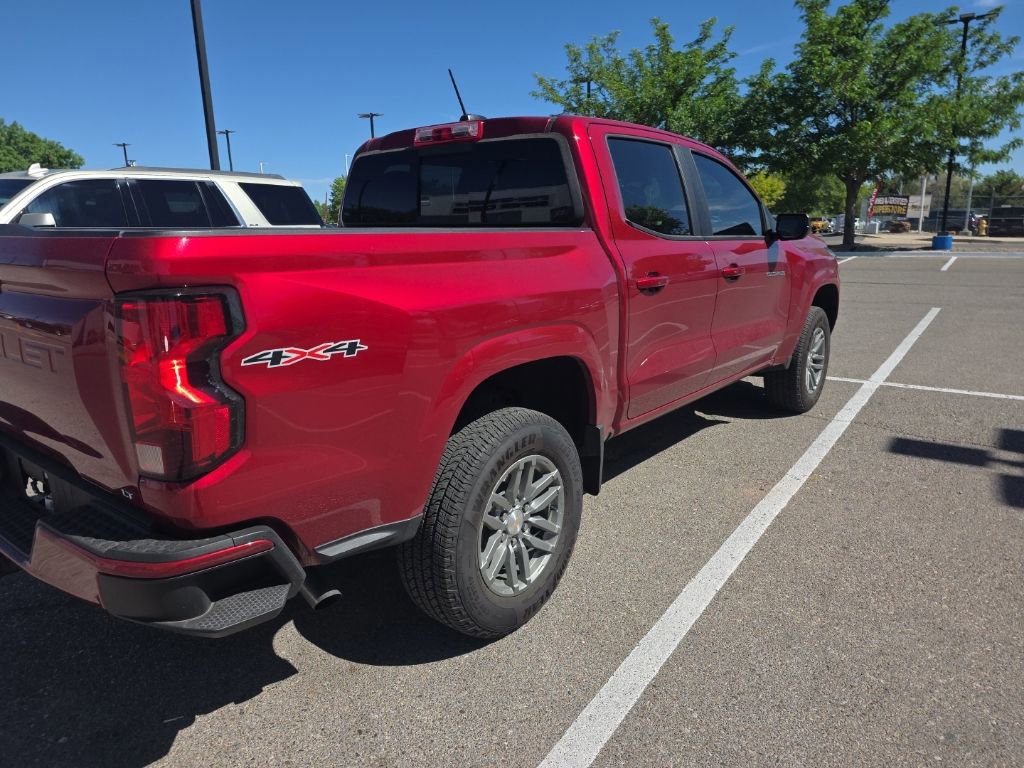 Certified 2024 Chevrolet Colorado LT w/ LT Convenience Package II AWD/4WD image 4
