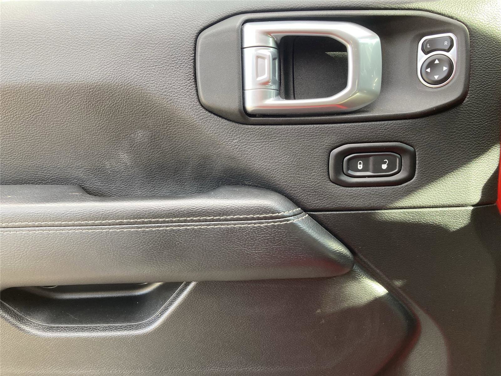 Used 2020 Jeep Gladiator Overland w/ Popular Equipment Package image 27