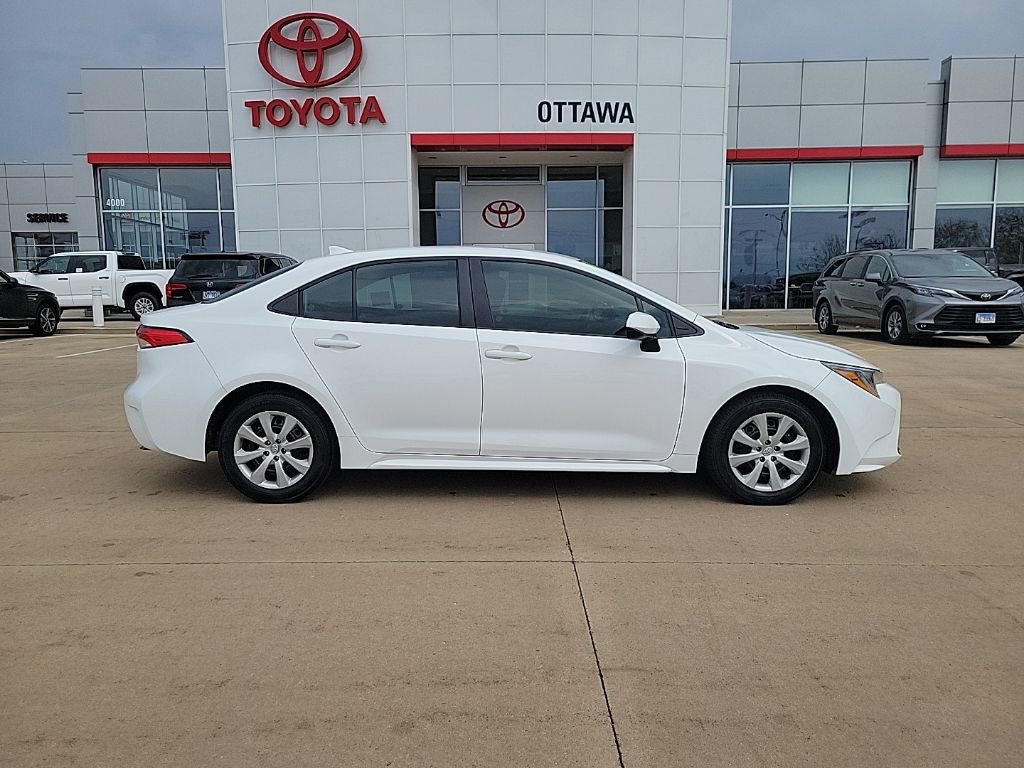 Used 2025 Toyota Corolla LE image 4