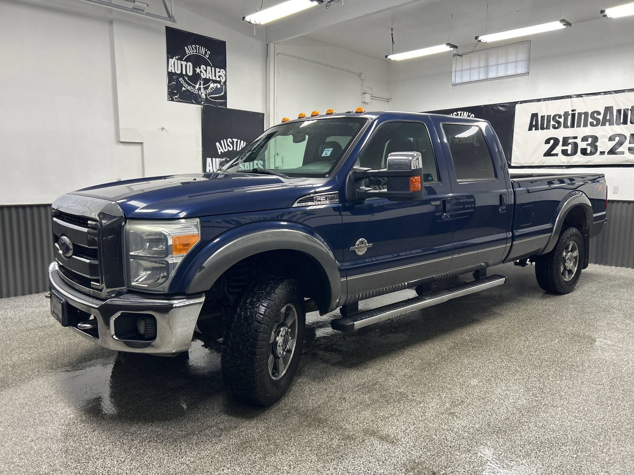 Used 2011 Ford F350 Lariat w/ Lariat Interior Pkg AWD/4WD image 3
