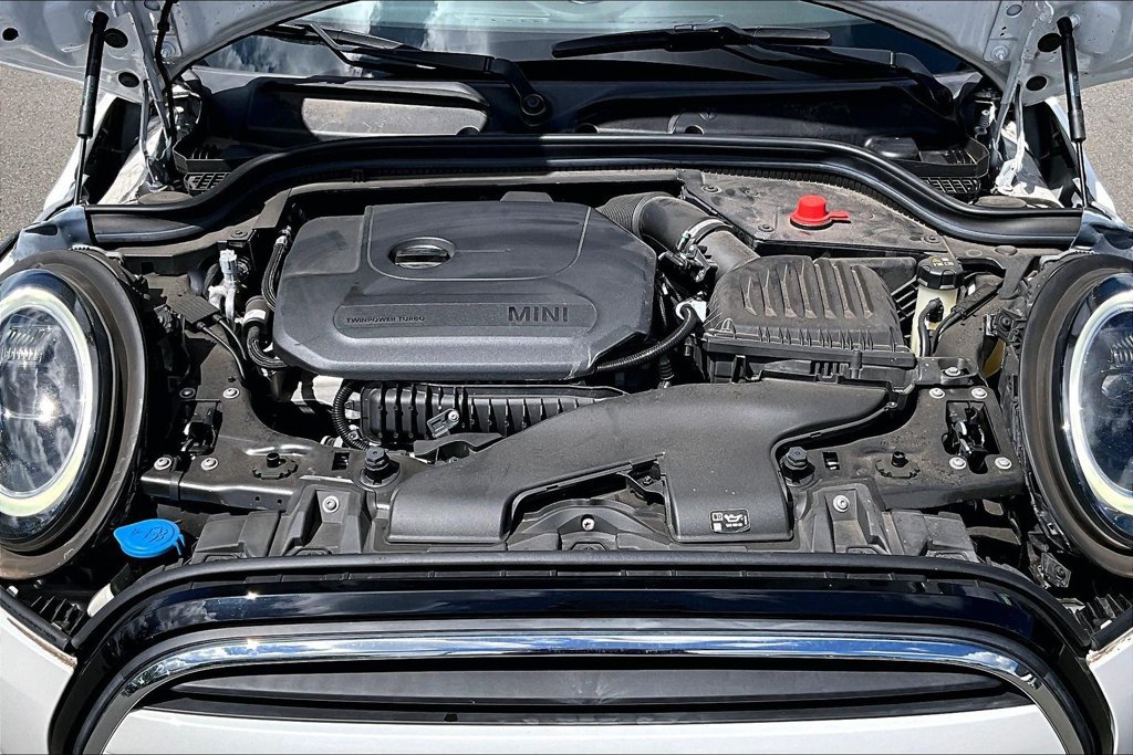 Used 2024 MINI Cooper 2-Door Hardtop FWD image 10