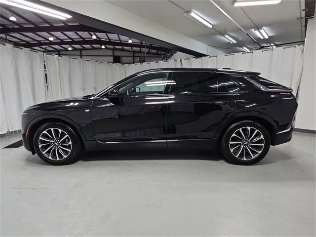 Used 2024 Cadillac Lyriq Sport image 5