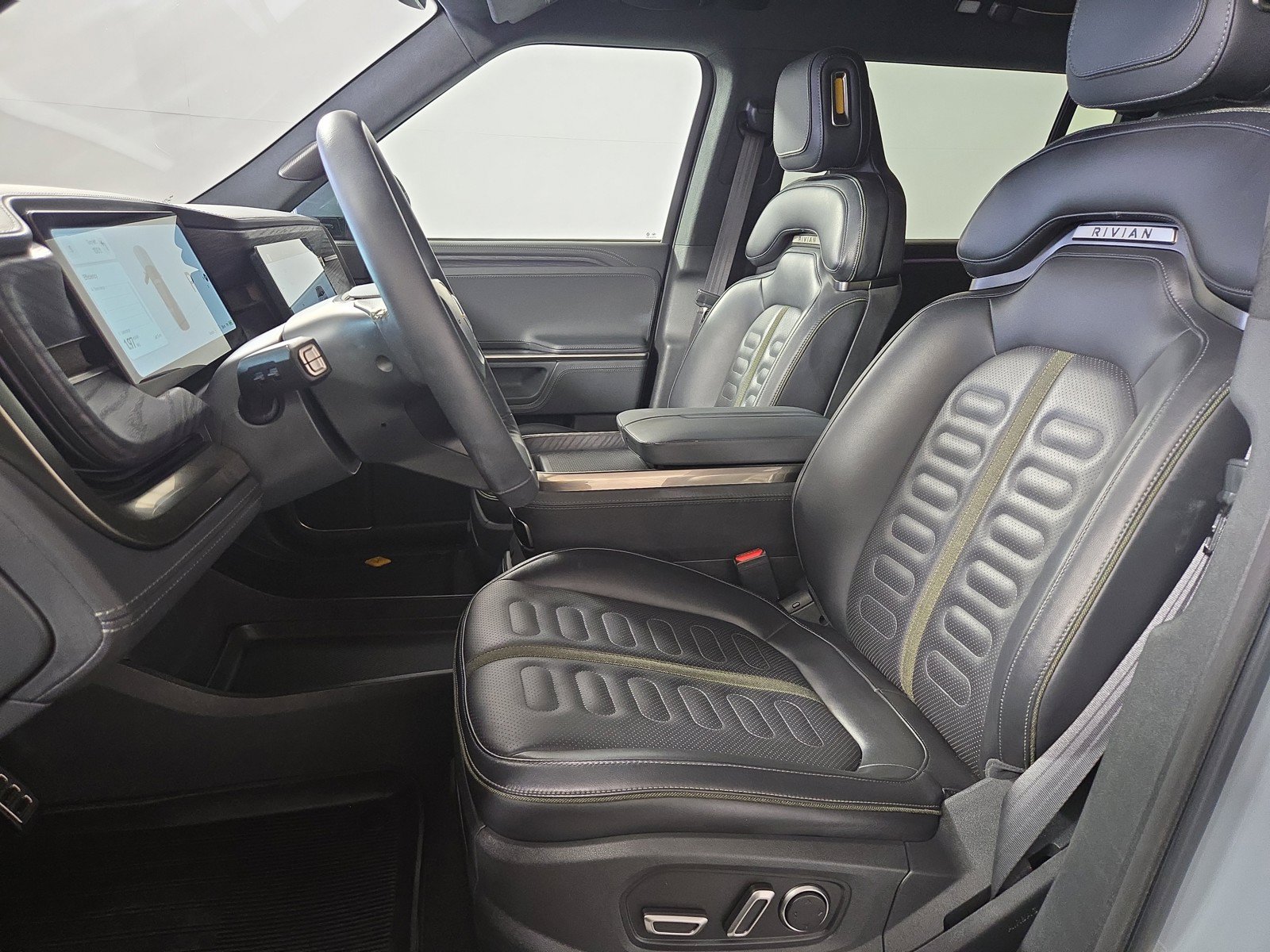 Used 2024 Rivian R1S Adventure AWD/4WD image 20