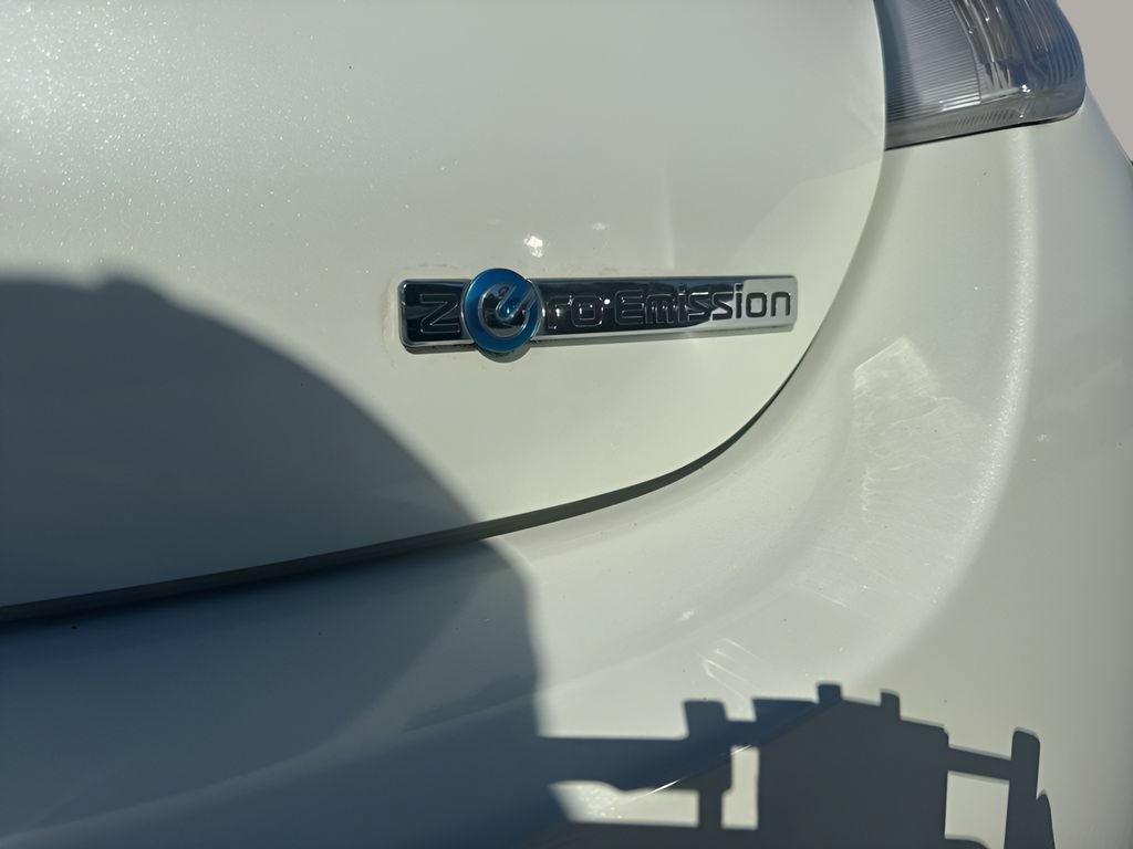 Used 2012 Nissan Leaf SV FWD image 28