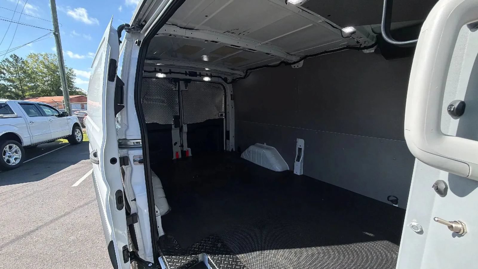 Used 2019 Ford Transit 250 130 Low Roof RWD image 8