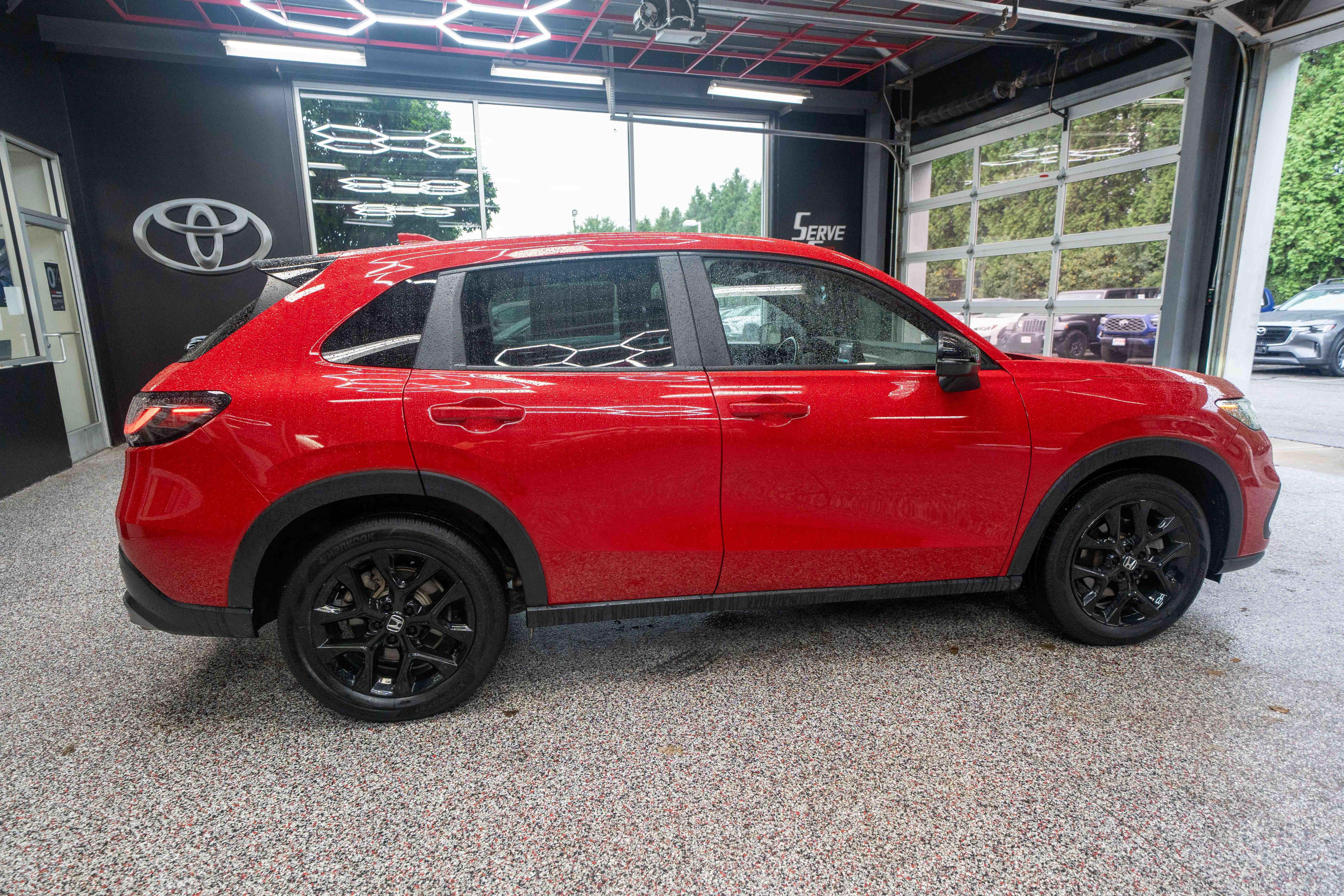 Used 2025 Honda HR-V Sport image 4
