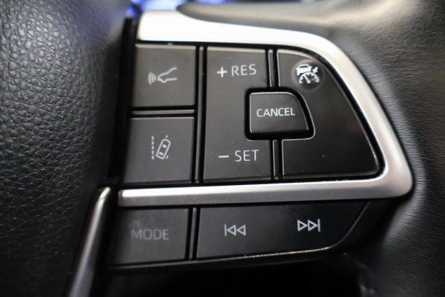Used 2023 Toyota Highlander Platinum AWD/4WD image 21