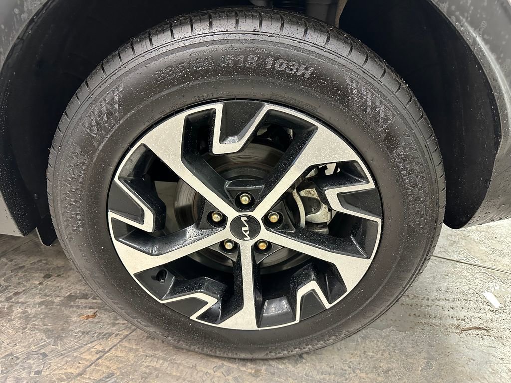 Used 2025 Kia Sportage EX image 33