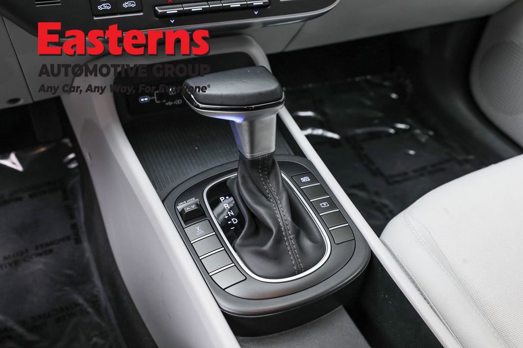 Used 2024 Hyundai Kona SEL image 13