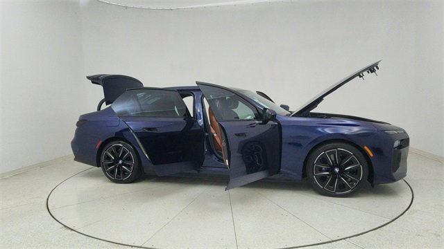Used 2023 BMW i7 xDrive60 image 72