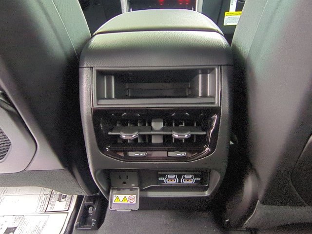 New 2026 Jeep Grand Cherokee Laredo X AWD/4WD image 32