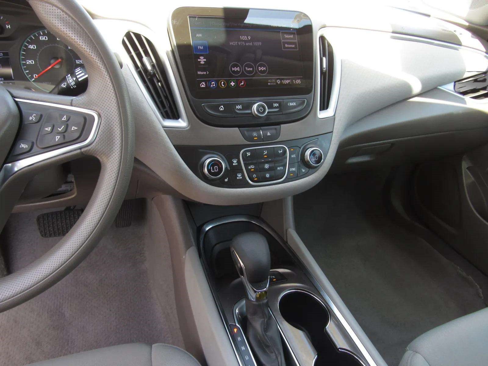 Used 2024 Chevrolet Malibu LT FWD image 16
