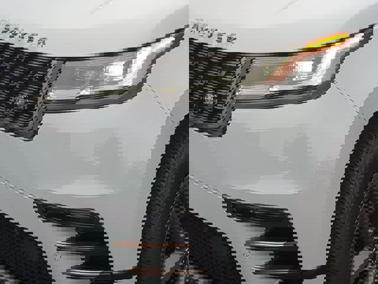 Certified 2024 Land Rover Range Rover Velar Dynamic SE image 11