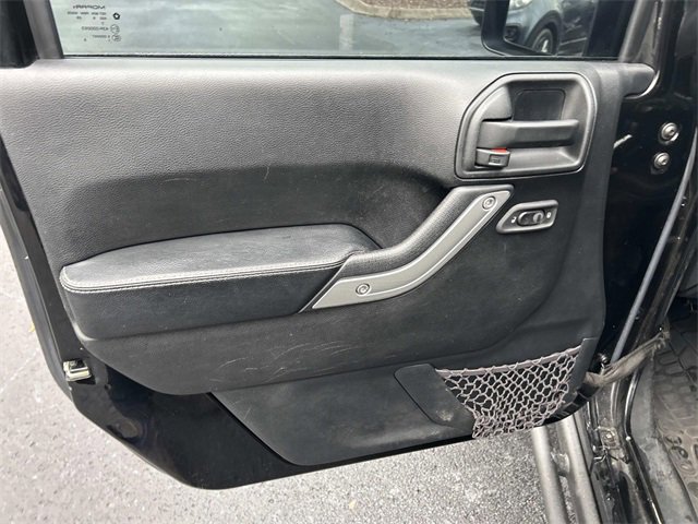 Used 2016 Jeep Wrangler Unlimited Rubicon image 19