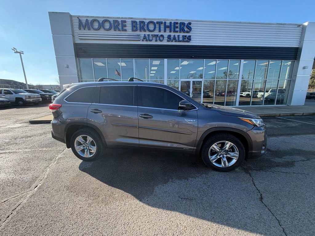 Used 2018 Toyota Highlander Limited image 1