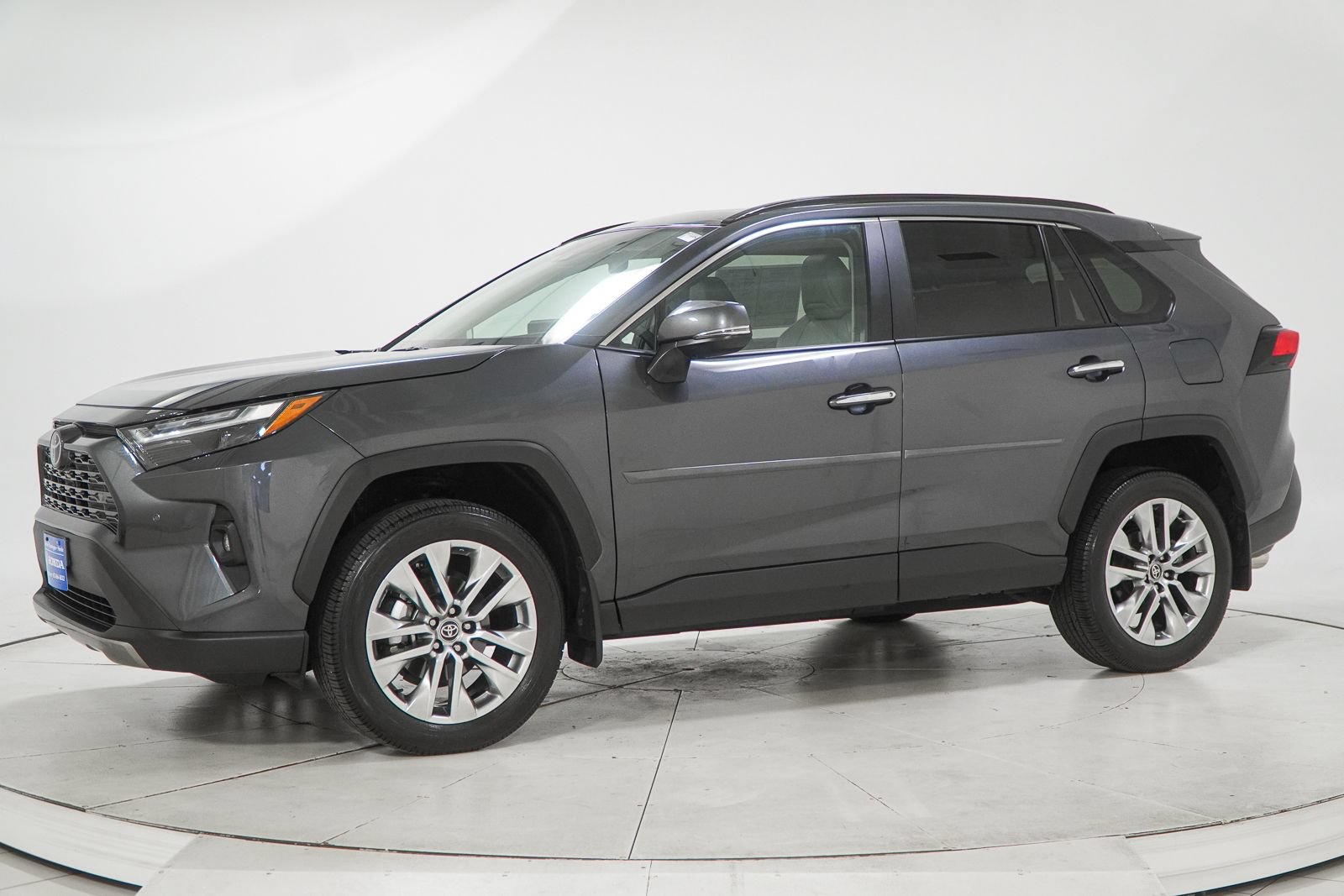 Used 2025 Toyota RAV4 Limited w/ Weather Package AWD/4WD image 5
