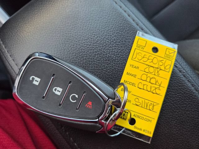 Used 2018 Chevrolet Cruze LT w/ Convenience Package FWD image 20