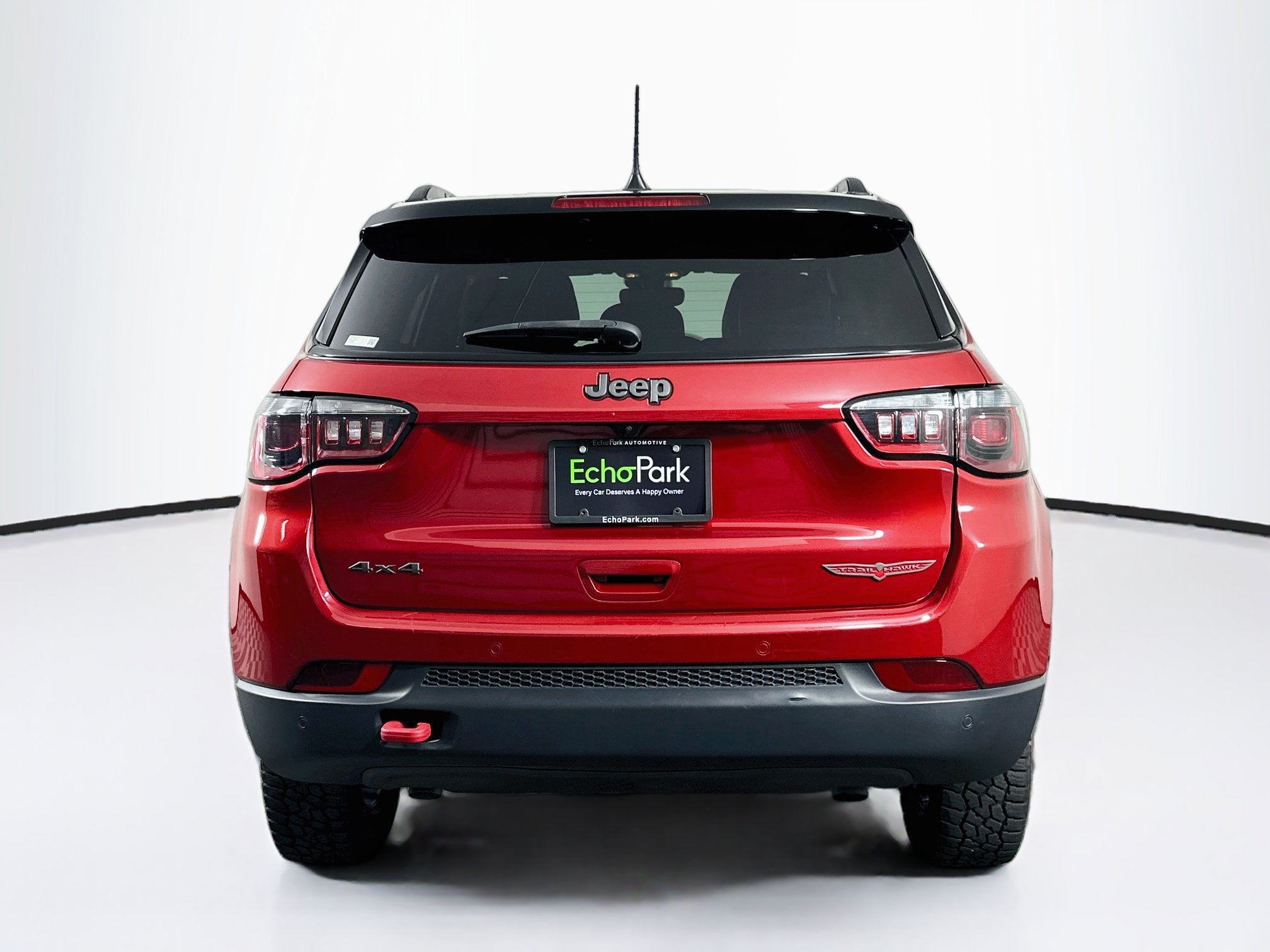 Used 2025 Jeep Compass Trailhawk AWD/4WD image 7