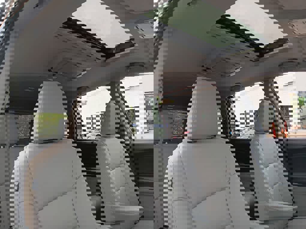 Used 2022 Honda Pilot Touring image 14