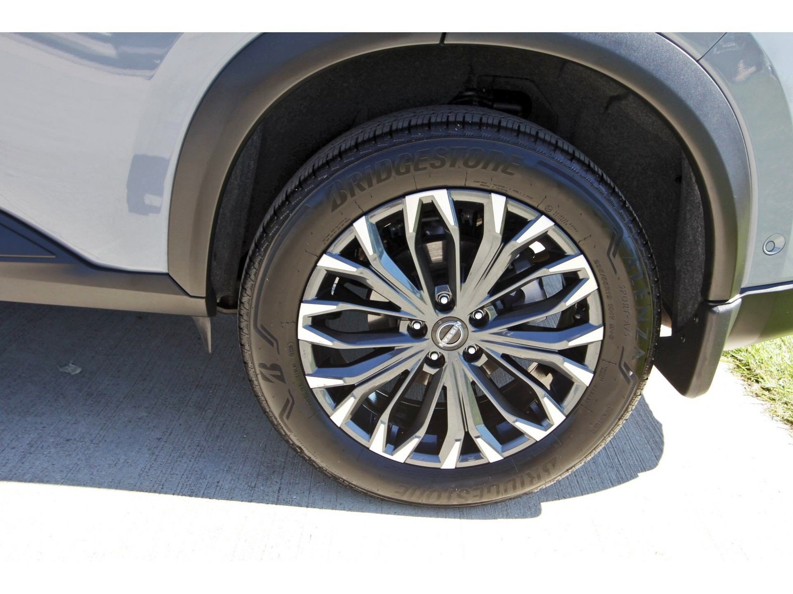 Certified 2025 Nissan Rogue SL w/ Tech Package AWD/4WD image 35