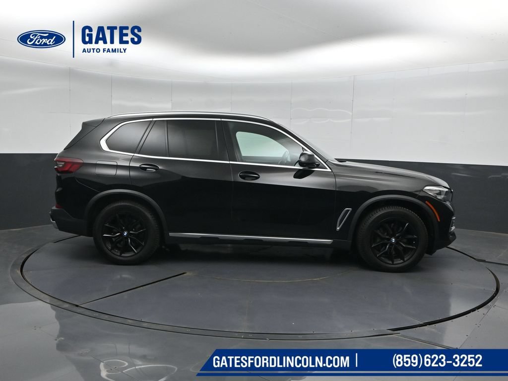 Used 2022 BMW X5 xDrive40i w/ Premium Package AWD/4WD image 3