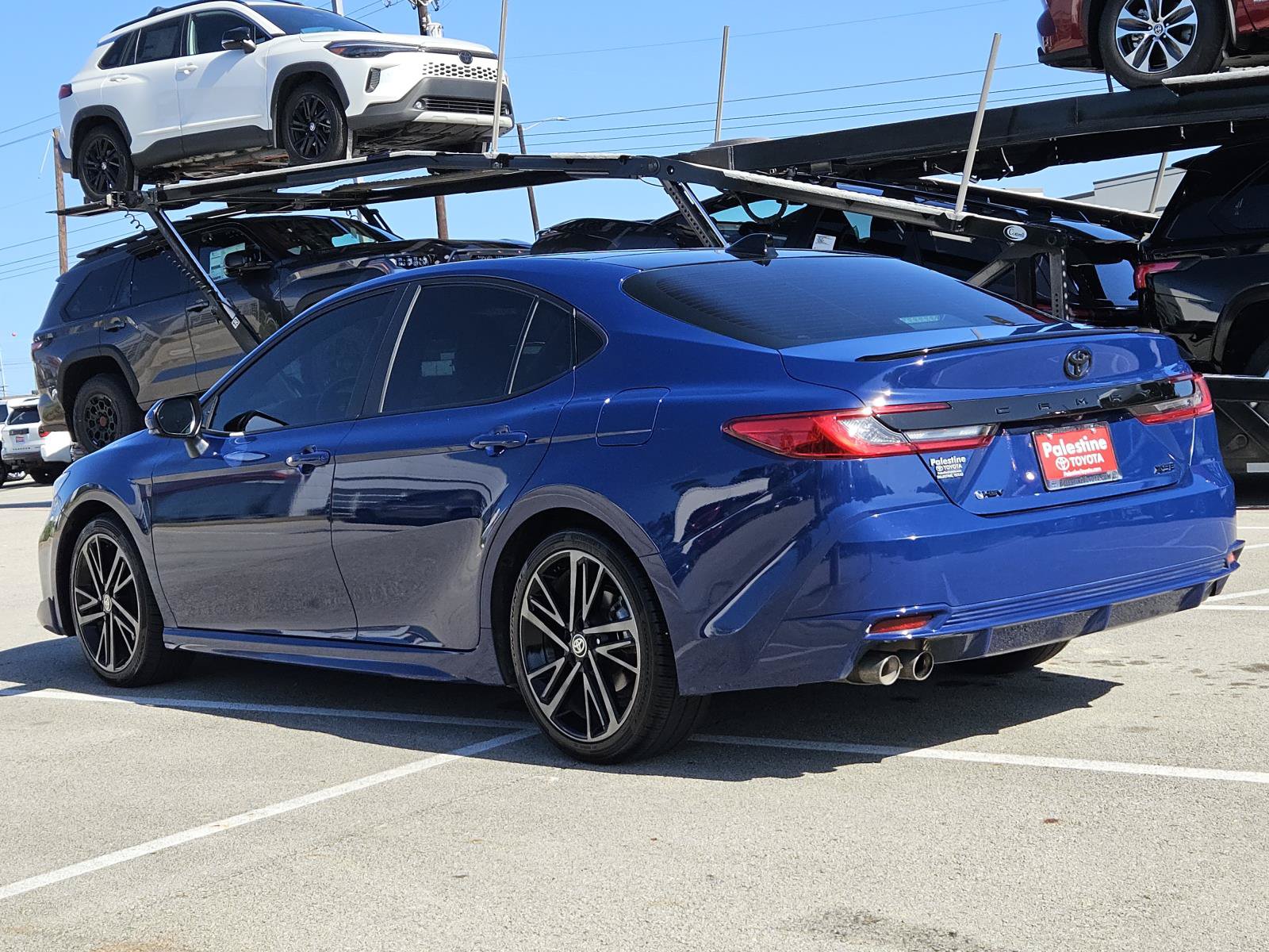 Used 2025 Toyota Camry XSE FWD image 6