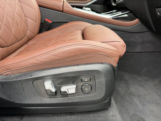 Used 2024 BMW X7 xDrive40i w/ M Sport Package AWD/4WD image 16