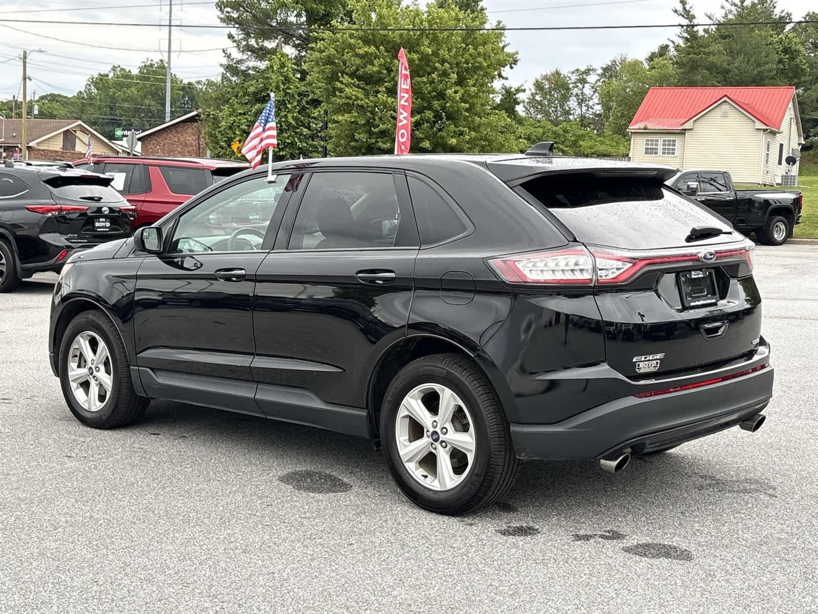 Used 2018 Ford Edge SE FWD image 8