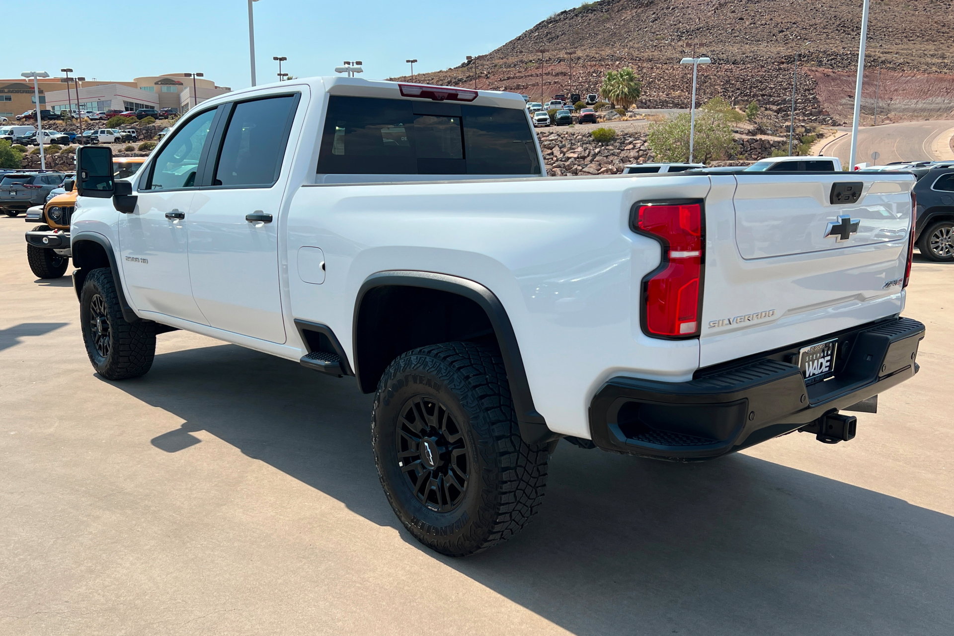 Used 2026 Chevrolet Silverado 2500 ZR2 AWD/4WD image 3