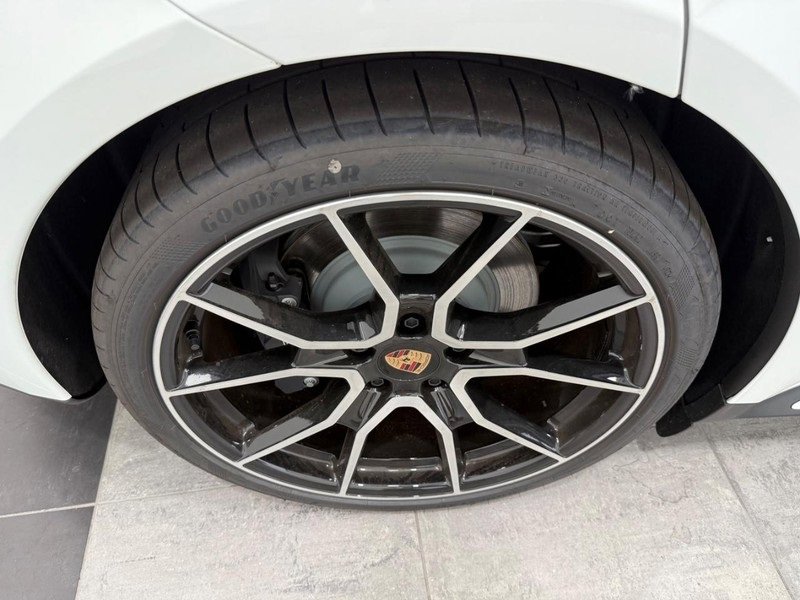 New 2025 Porsche Taycan image 8