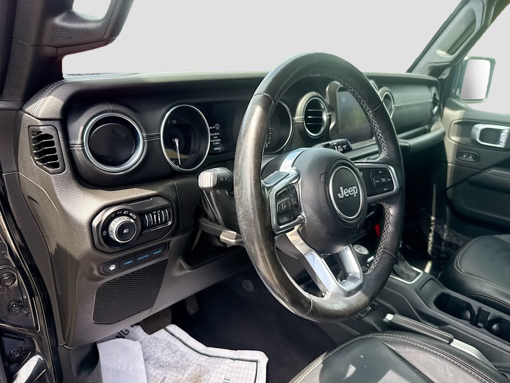 Used 2022 Jeep Wrangler Unlimited Sahara w/ Cold Weather Group AWD/4WD image 10