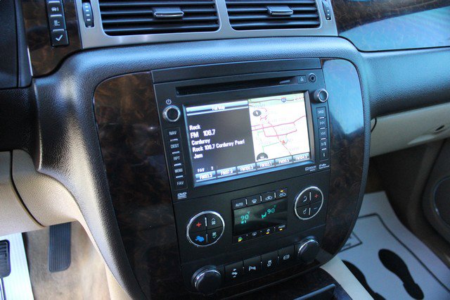 Used 2013 GMC Sierra 2500 Denali w/ Suspension Package, Off-Road image 9