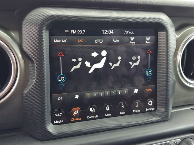 Used 2023 Jeep Wrangler Sahara image 16