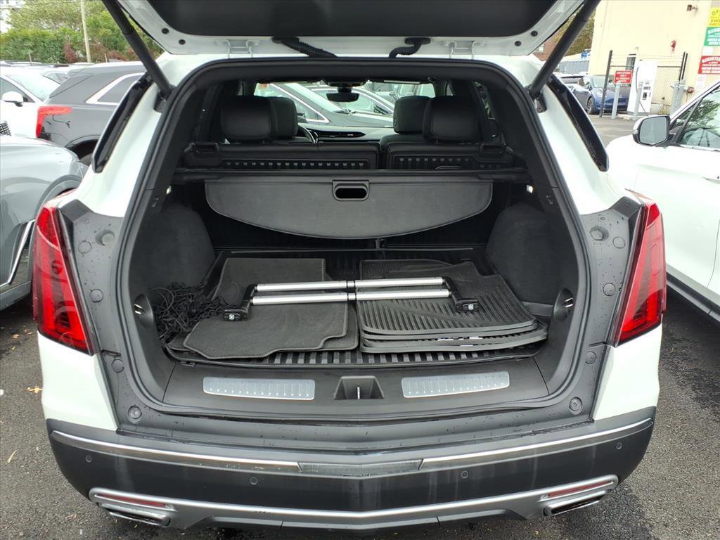 Used 2023 Cadillac XT5 Premium Luxury w/ Technology Package AWD/4WD image 8