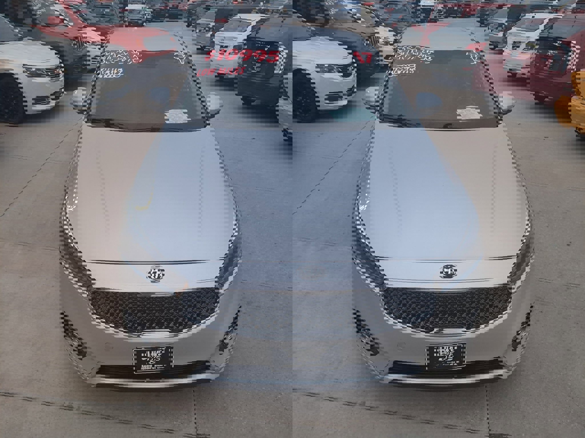 Used 2017 Kia Cadenza Premium image 3