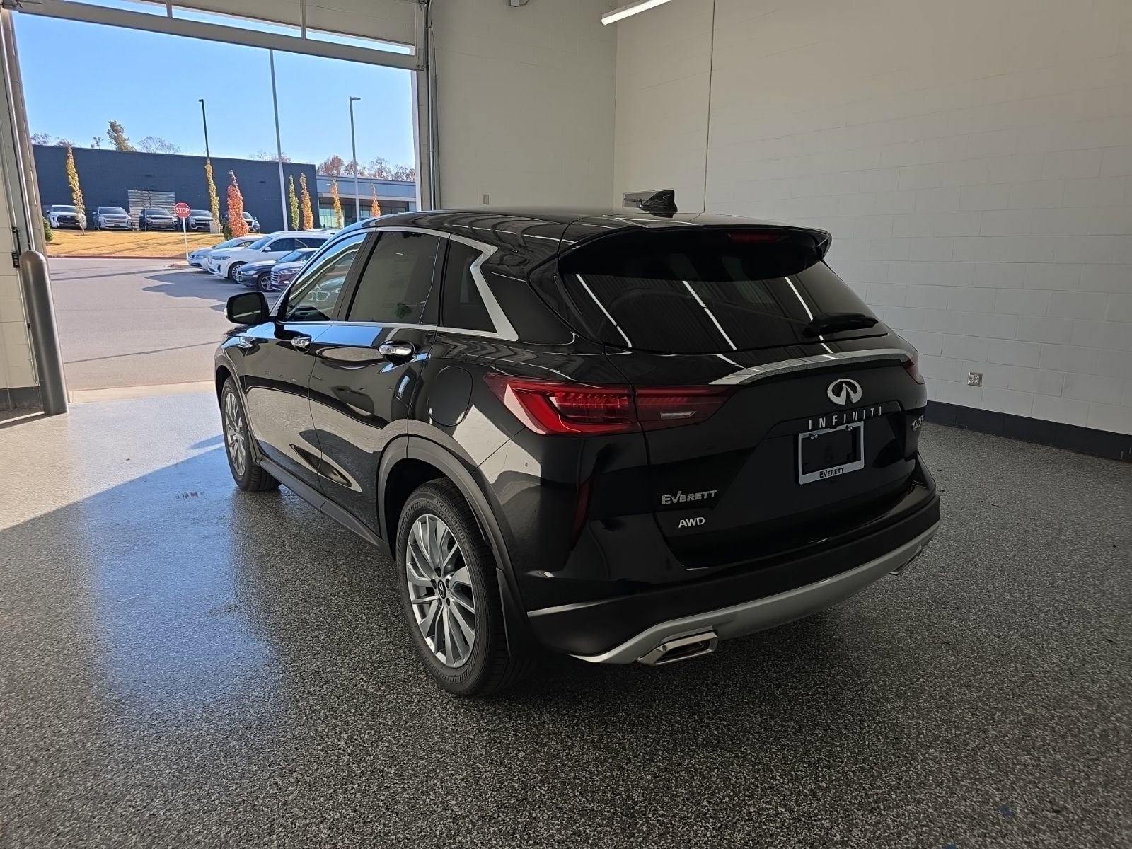 New 2025 INFINITI QX50 Pure image 3